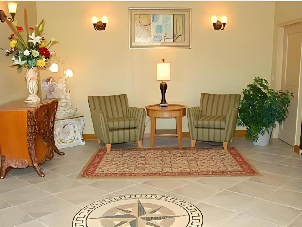 Americas Best Value Inn & Suites-Гриффин Экстерьер фото
