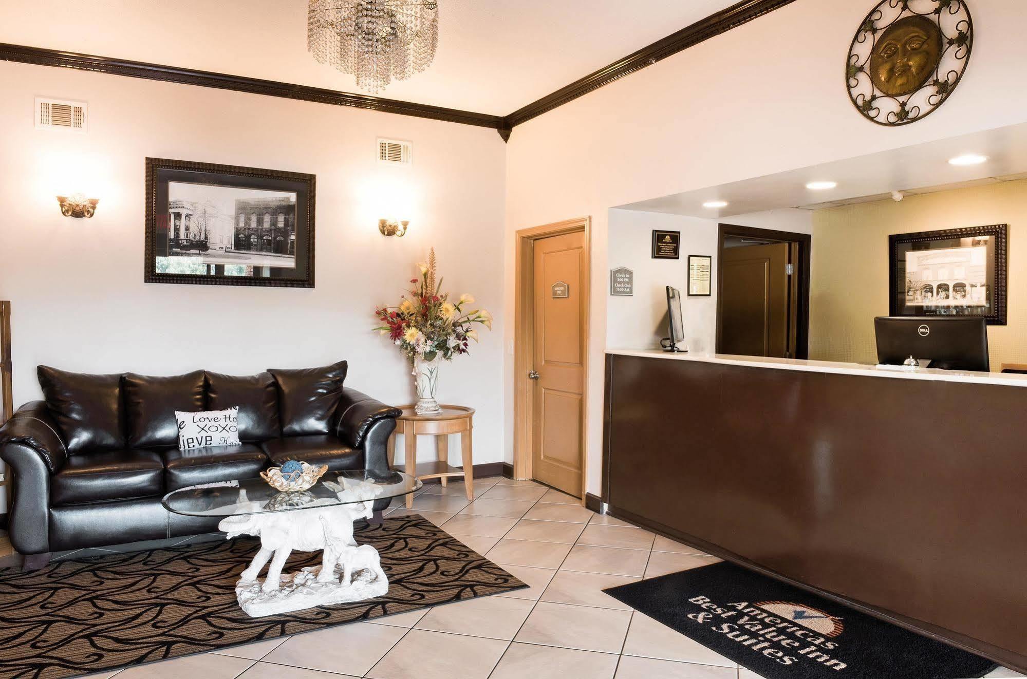 Americas Best Value Inn & Suites-Гриффин Экстерьер фото