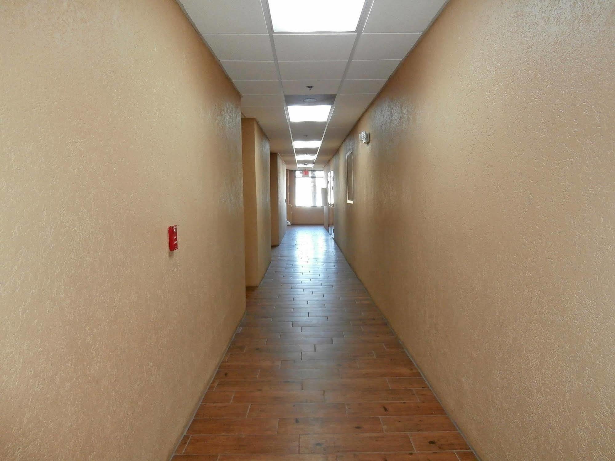 Americas Best Value Inn & Suites-Гриффин Экстерьер фото