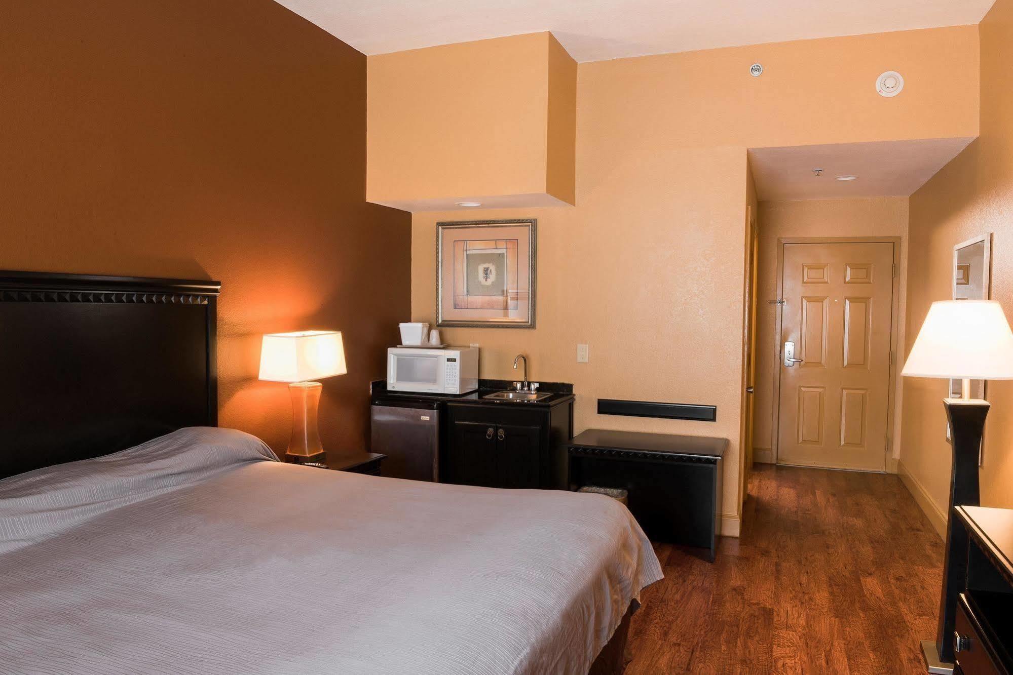 Americas Best Value Inn & Suites-Гриффин Экстерьер фото
